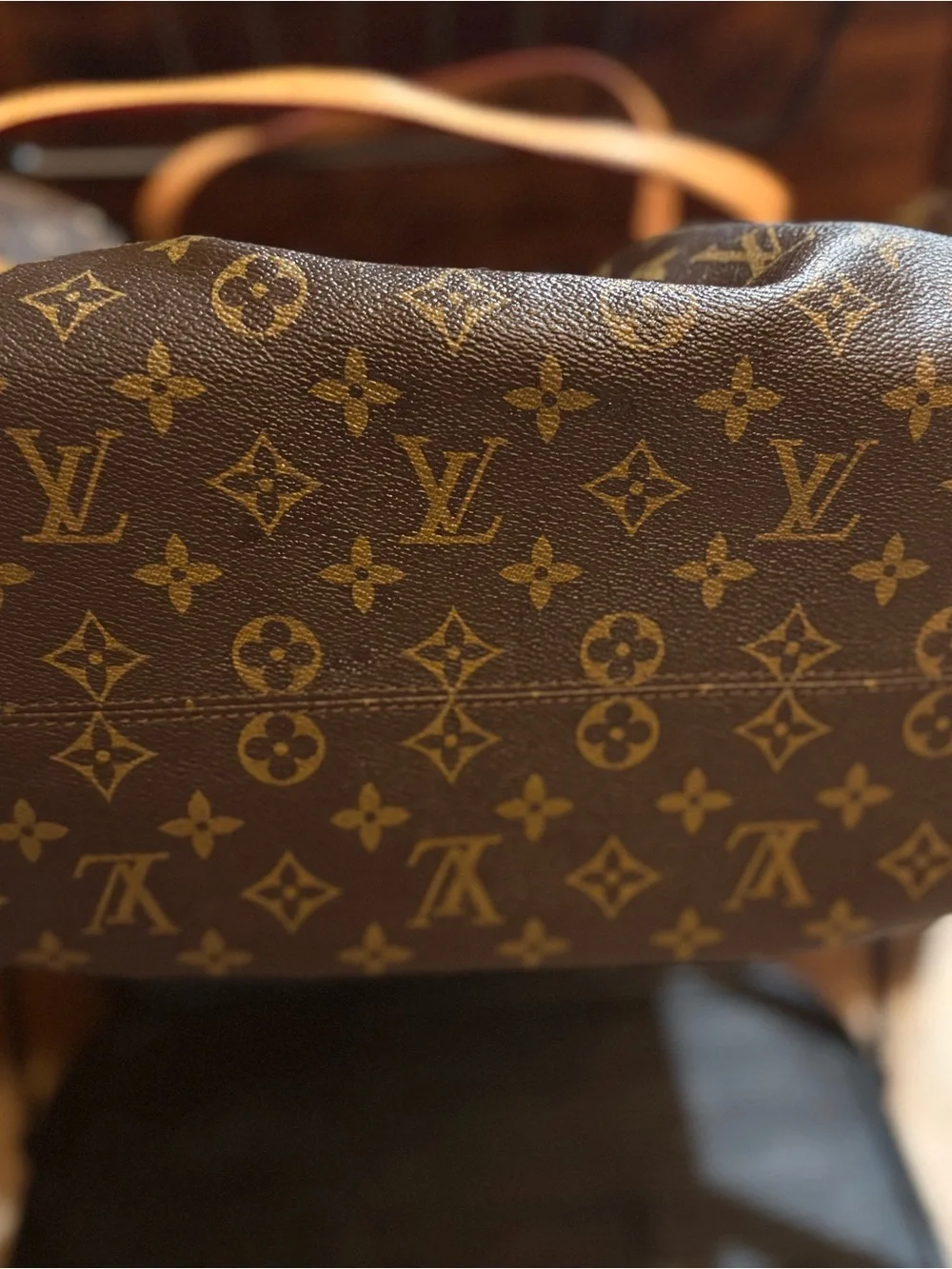 Louis Vuitton Totally MM Monogram Tote/shoulder bag.